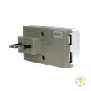 MACHO ADAPTADOR TRIPLE 10A + 2 PUERTOS USB 2.4A CON LUZ PILOTO MEC